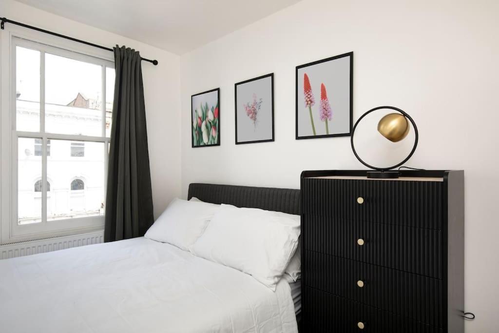 Spacious Serenity In The Heart Of Central Лондон Екстериор снимка
